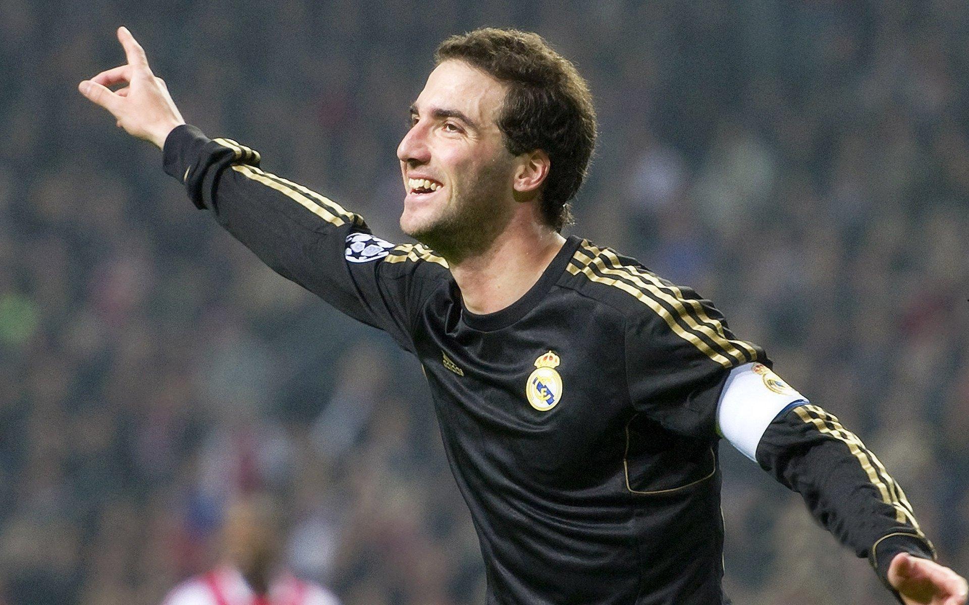 马赫雷斯沙特征程诠释拿钱办事真谛，金元战略重塑亚洲足球版图