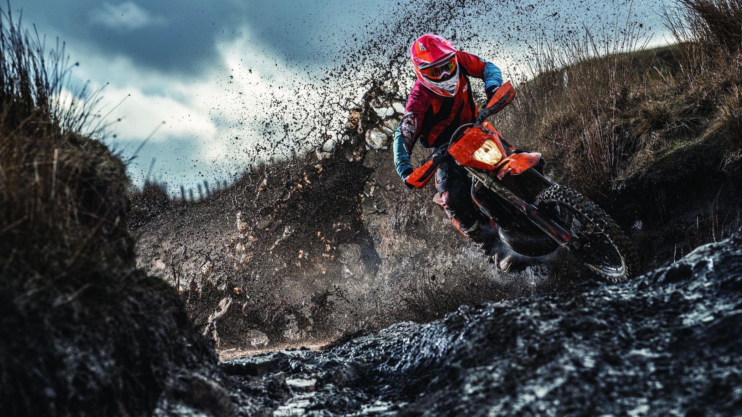 沙拉盘这东西，好像没有那么好拿起来